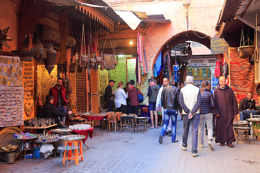 Souk, Market, Medina, UNESCO World Heritage Site, Marrakesh (Marrakech), Morocco, North Africa, Africa