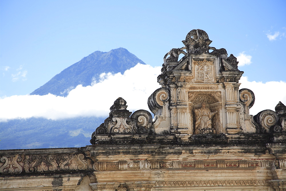 Volcano, Vulcan Agua and colonial architecture, Antigua, Guatemala, Central America
