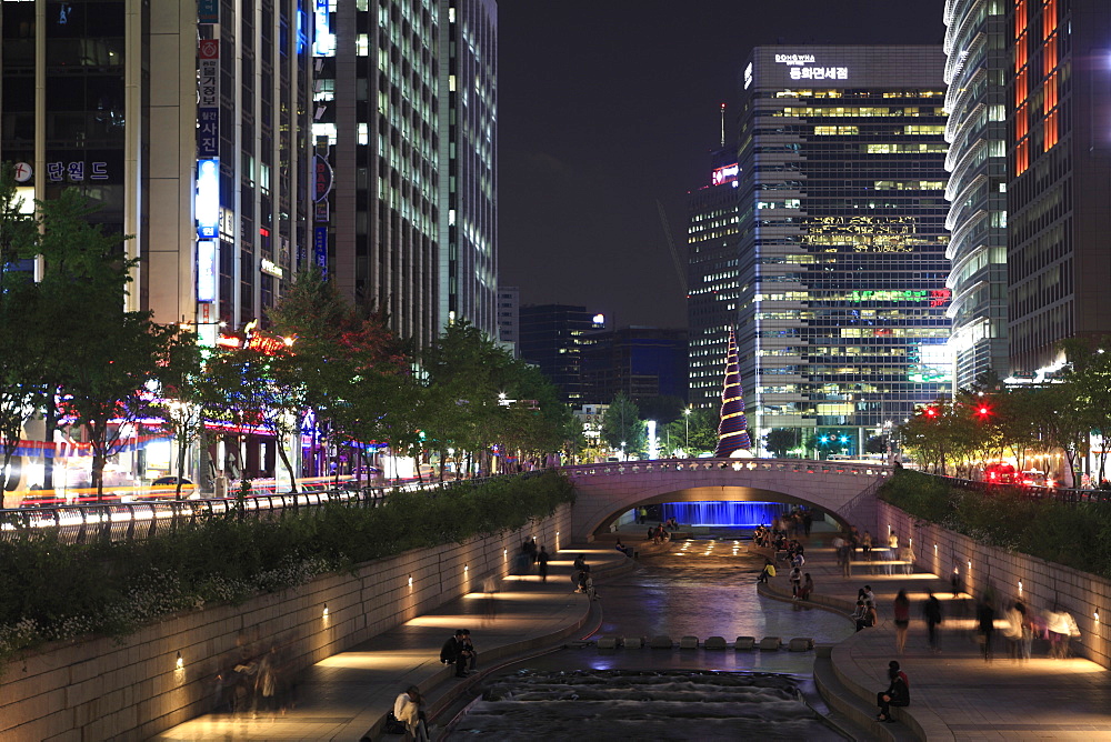 Night view of Cheonggyecheon Stream, Seoul, South Korea, Asia