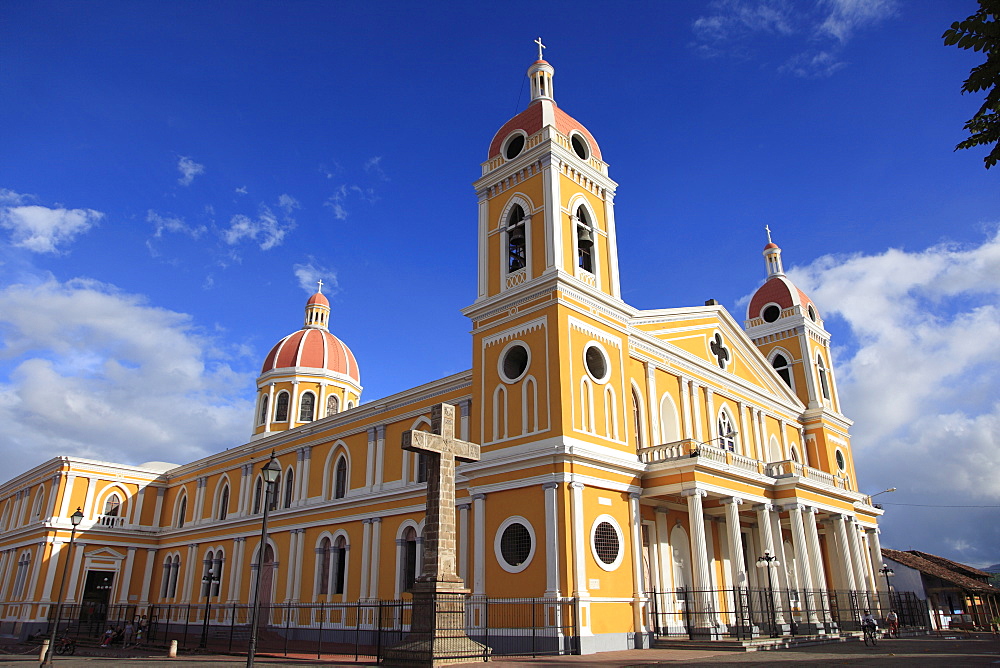 Cathedral de Granada, Park Colon, Park Central, Granada, Nicaragua, Central America