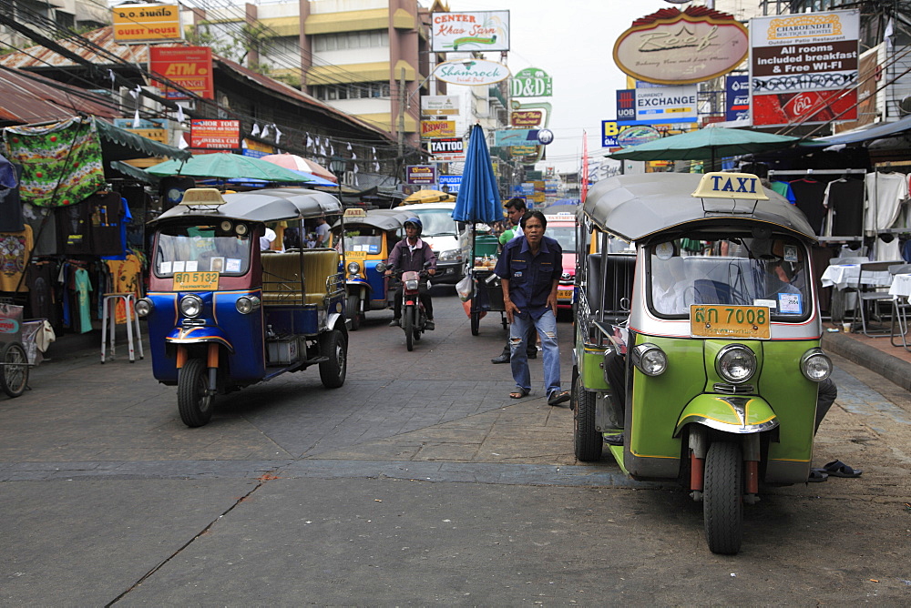 Tuk tuks, Khao San Road, budget backpacker haven, Banglamphu, Bangkok, Thailand,Southeast Asia, Asia