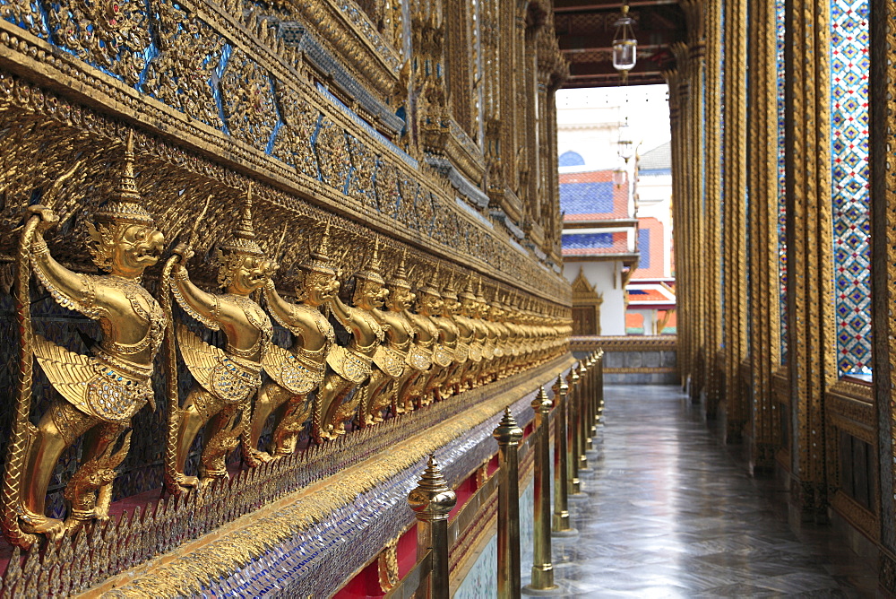 Temple of the Emerald Buddha (Wat Phra Kaew), The Grand Palace, Bangkok, Thailand, Southeast Asia, Asia