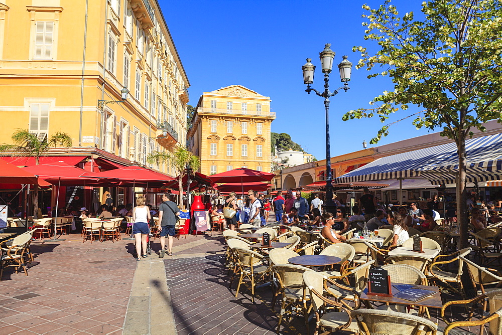 Open air restaurants in Cours Saleya, Old Town, Nice, Alpes Maritimes, Provence, Cote d'Azur, French Riviera, France, Europe