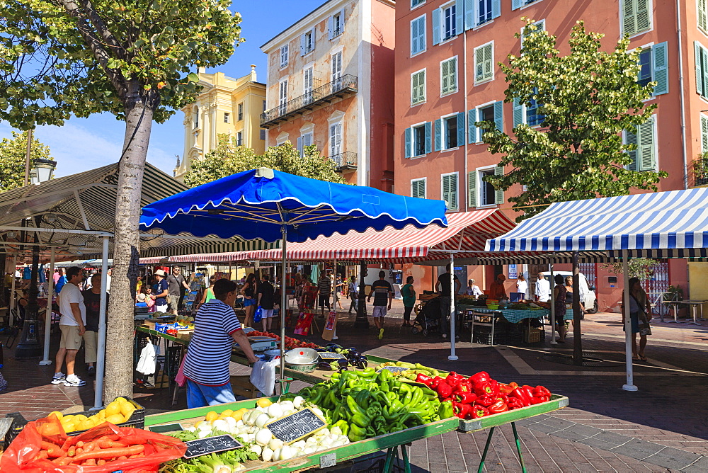 The morning fruit and vegetable market in Cours Saleya, Old Town, Nice, Alpes-Maritimes, Provence, Cote d'Azur, French Riviera, France, Europe