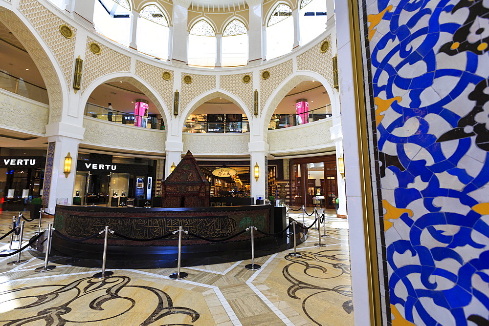 Entrance to the Gold Souk, Dubai Mall, Dubai, United Arab Emirates, Middle East 