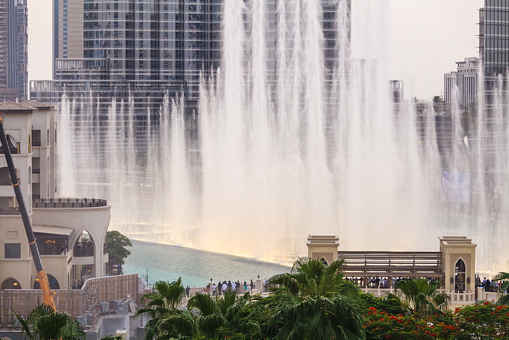 Dubai Fountain, Dubai, United Arab Emirates, Middle East 