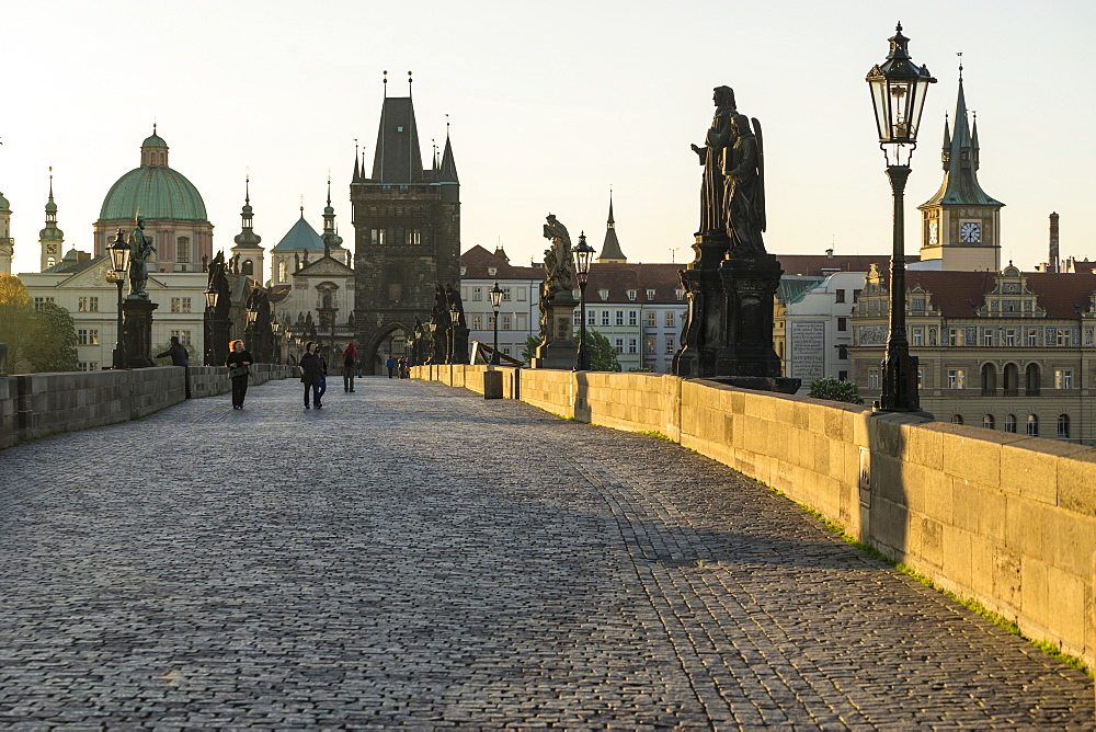 Sunrise on Charles Bridge, UNESCO World Heritage Site, Prague, Czech Republic, Europe