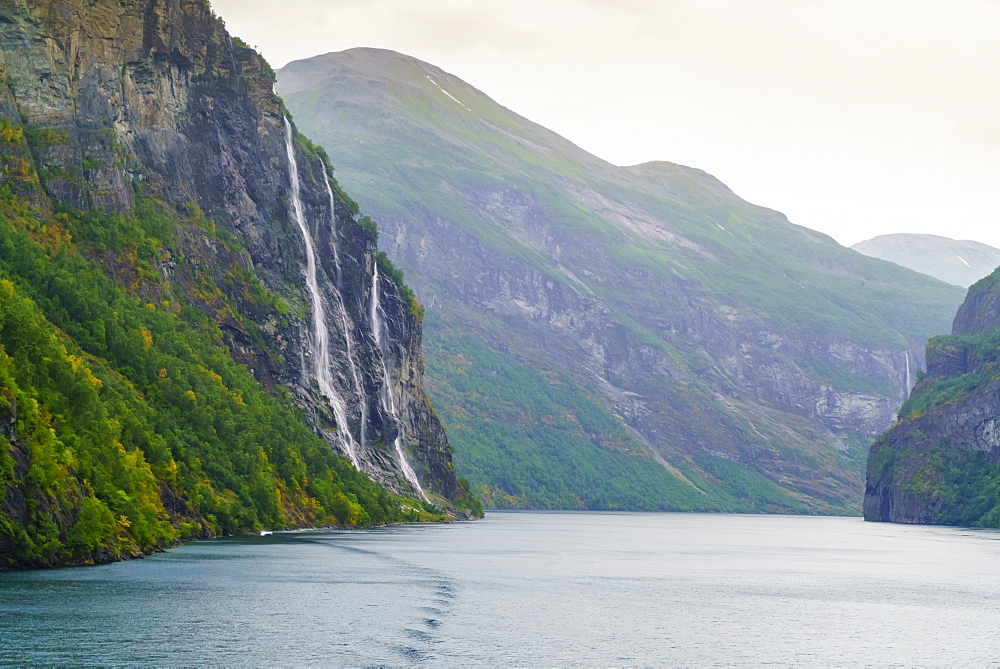 Seven Sisters Waterfall, named for the seven separate streams that comprise it, Geirangerfjord, UNESCO World Heritage Site, Norway, Scandinavia, Europe