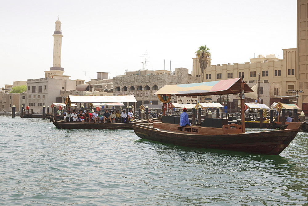 Abra water taxi crossing The Creek between Dur Dubai and Deira, Dubai, United Arab Emirates, Middle East