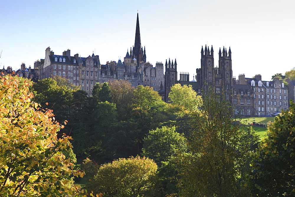 The Old Town from Princes Street Gardens, Edinburgh, Lothian, Scotland, United Kingdom, Europe