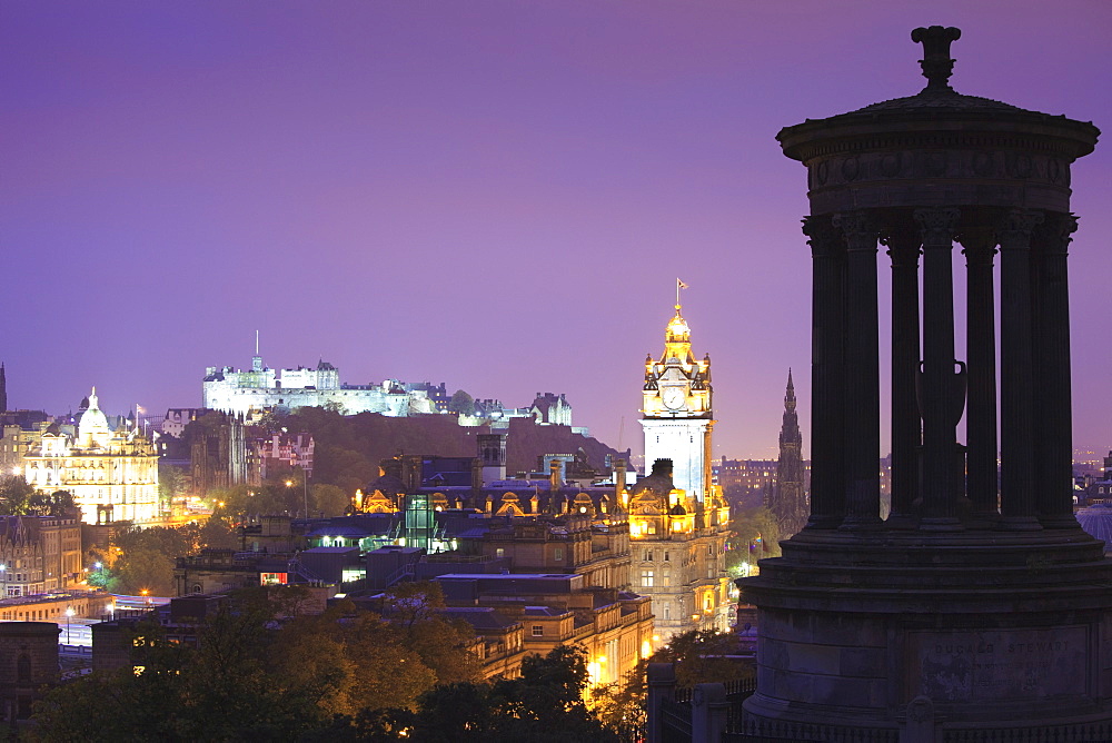 Edinburgh cityscape at dusk looking towards Edinburgh Castle, Edinburgh, Lothian, Scotland, United Kingdom, Europe