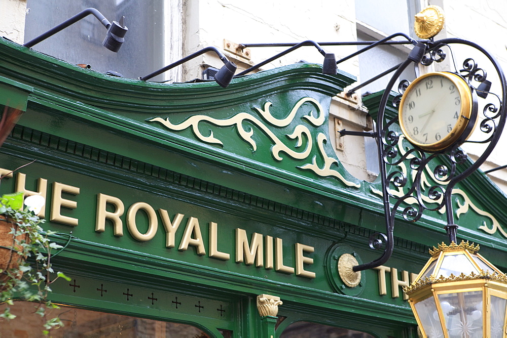 The Royal Mile pub, Old Town, Edinburgh, Scotland, United Kingdom, Europe