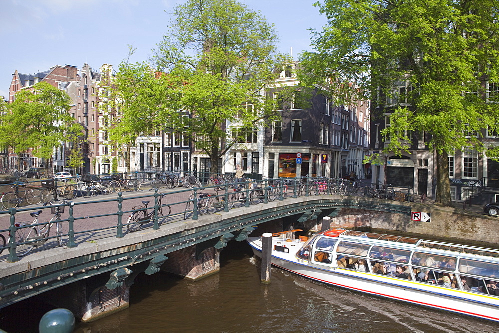 Cruise boat, Herengracht, Amsterdam, Netherlands, Europe