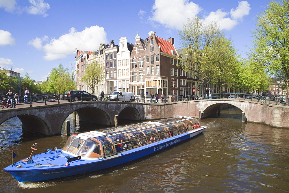 Cruise boat on the Keizersgracht, Amsterdam, Netherlands, Europe