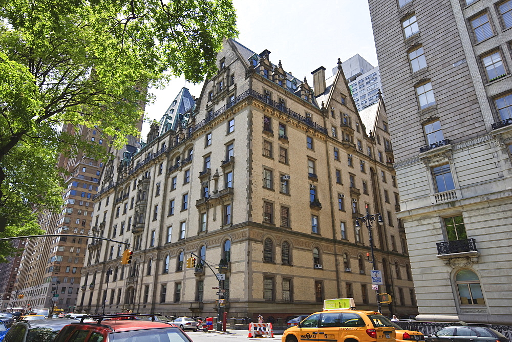 The Dakota Building, where John Lennon lived at the time leading up to his death, Central Park West, Manhattan, New York City, New York, United States of America, North America