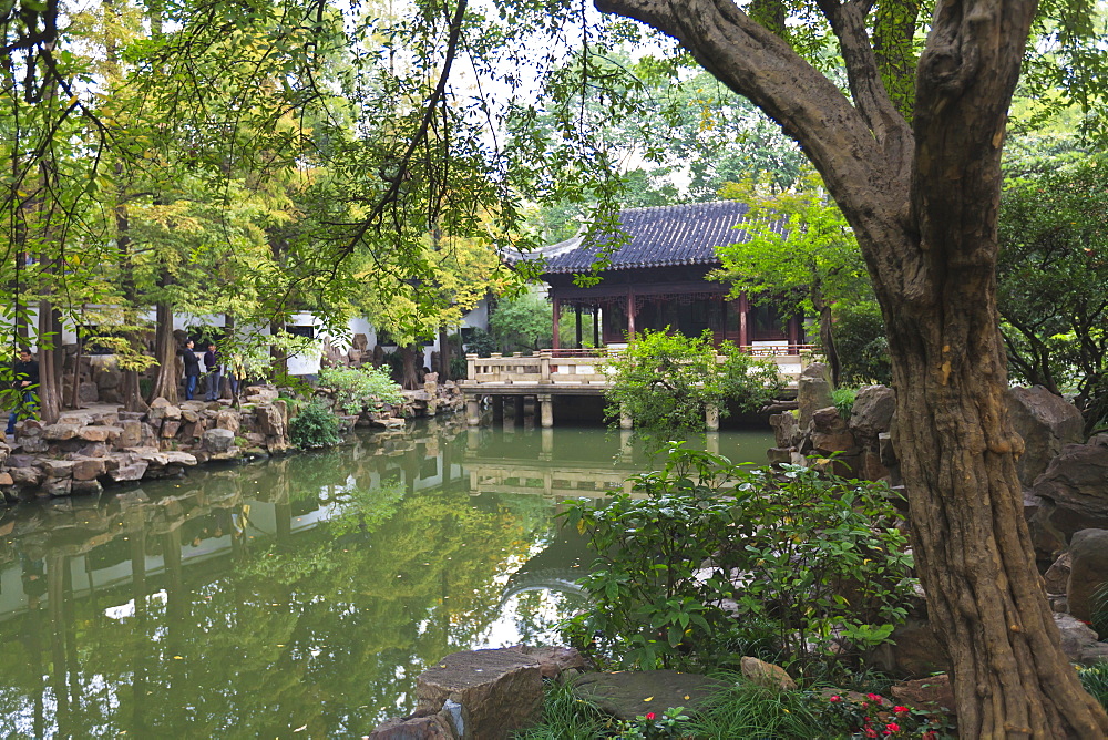 Yu Gardens (Yuyuan Gardens), the restored 16th century gardens are one of Shanghai's most popular tourist attractions, Nanshi, Shanghai, China, Asia