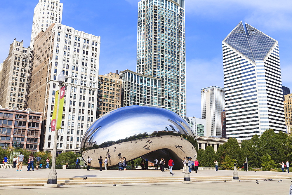 Millennium Park, The Cloud Gate steel sculpture by Anish Kapoor, Chicago, Illinois, United States of America, North America