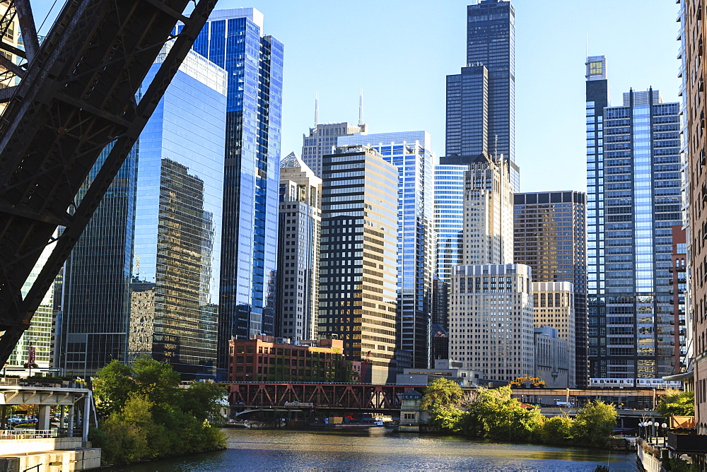 Chicago River and towers of the West Loop area, Willis Tower, formerly Sears Tower in the background, a raised disused railway bridge in the foreground, Chicago, Illinois, United States of America, North America