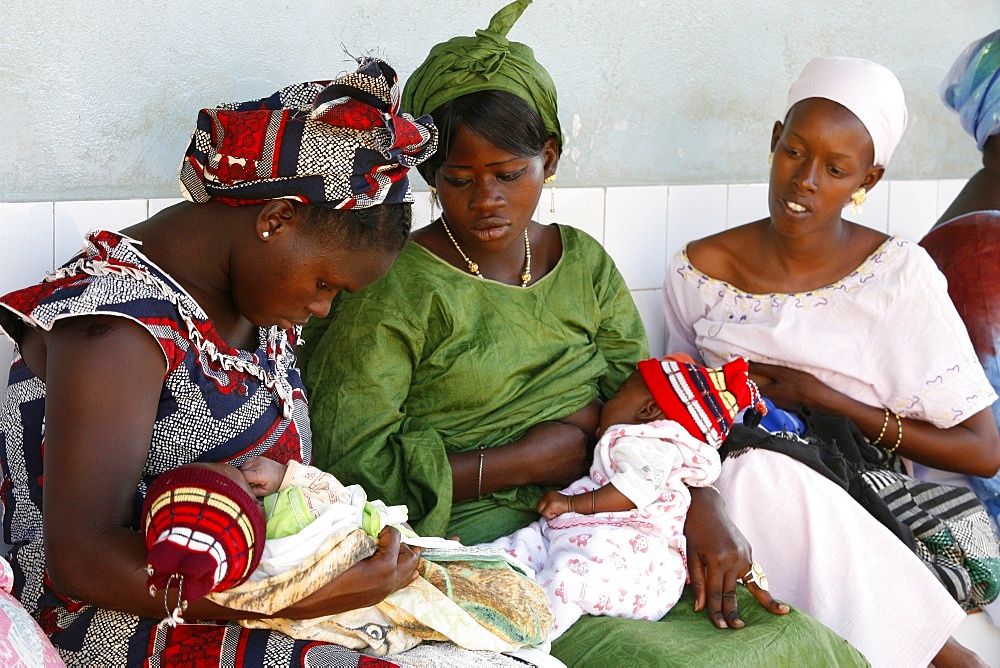 Mothers in a dispensary, Garage-Bentenier, Thies, Senegal, West Africa, Africa