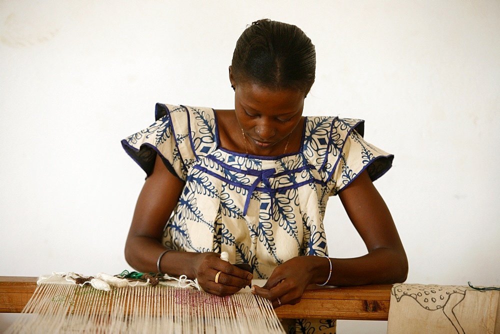 Weaver, Popenguine, Thies, Senegal, West Africa, Africa