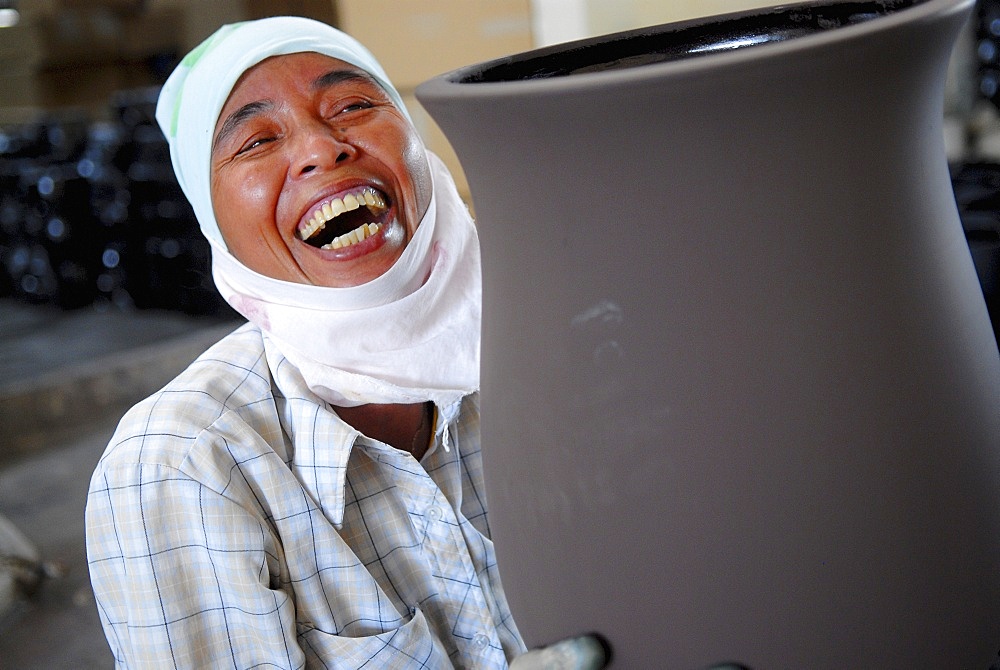 Factory worker, Bat Trang, Vietnam, Indochina, Southeast Asia, Asia