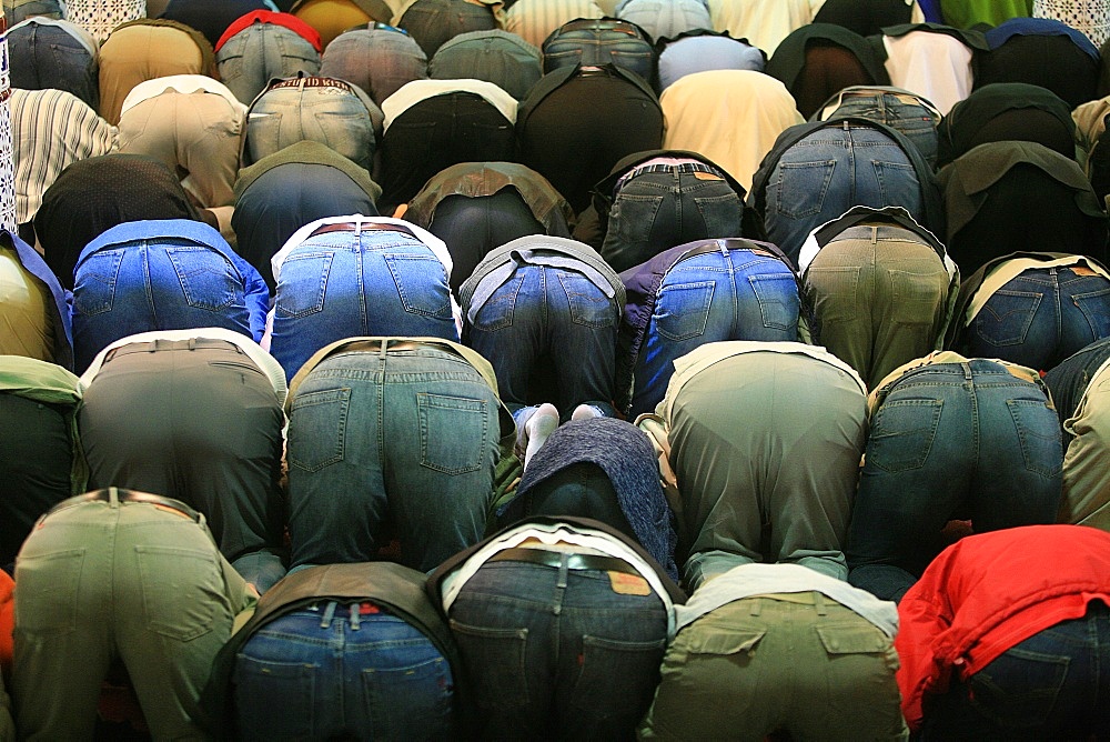 Friday prayers in Bordeaux mosque, Bordeaux, Gironde, France, Europe