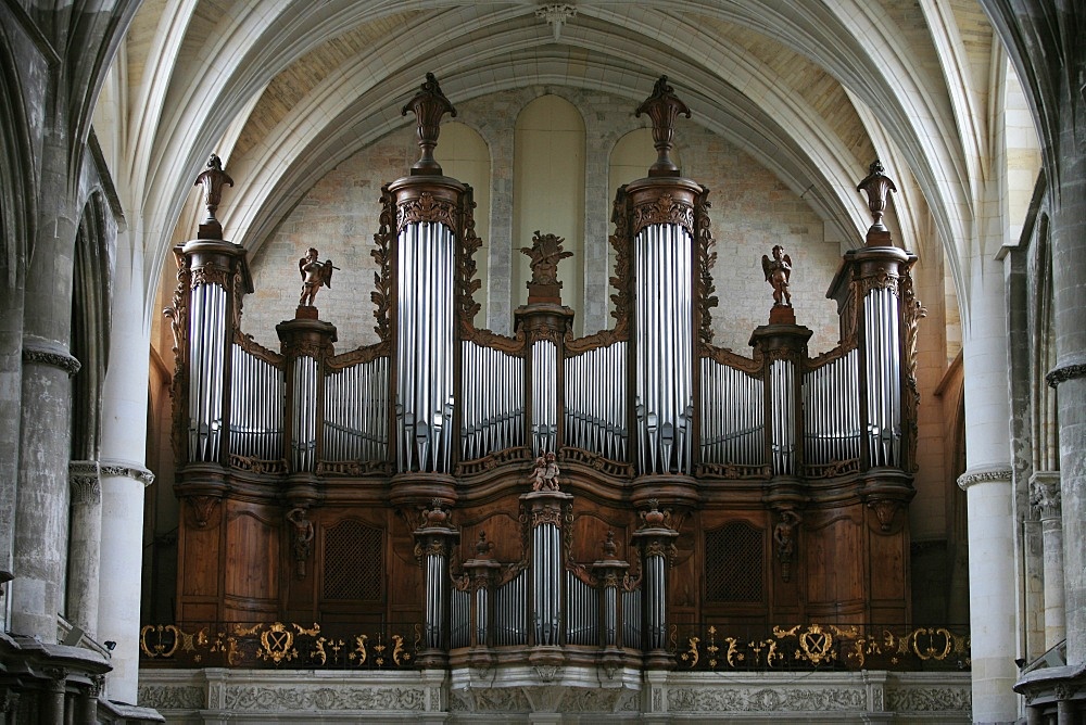 Organ in St. Andrew's cathedral, Bordeaux, Gironde, Aquitaine, France, Europe