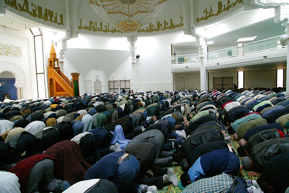 Prayers at the Lyon Great Mosque, Lyon, Rhone, France, Europe