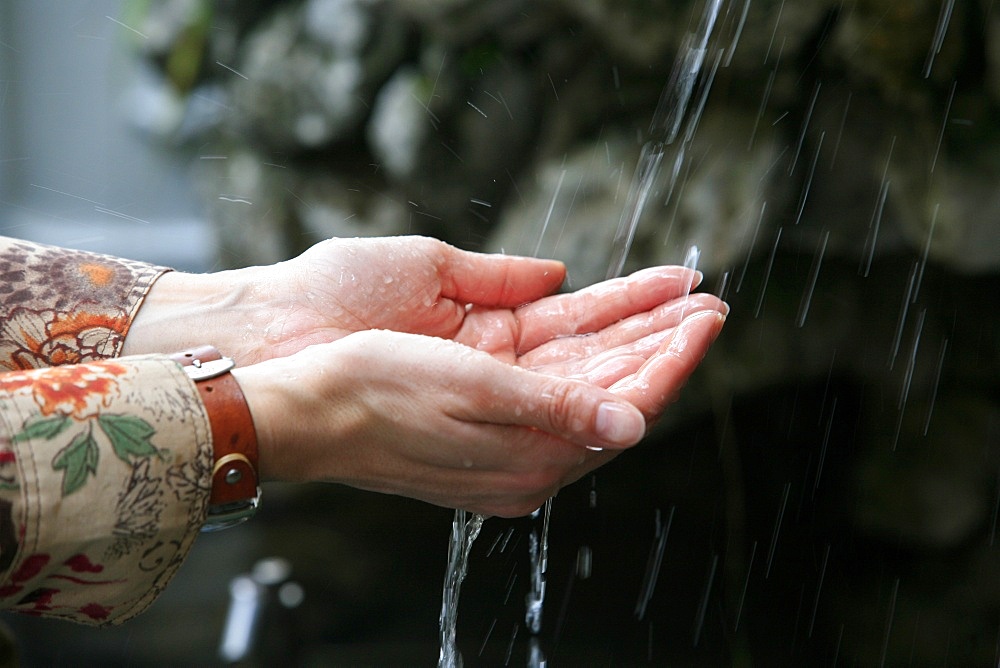 Water, Thean Hou Chinese temple, Kuala Lumpur, Malaysia, Southeast Asia, Asia