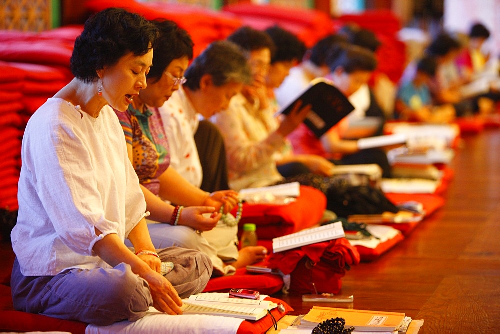 Buddhist lecture meeting, Bongeunsa temple, Seoul, South Korea, Asia