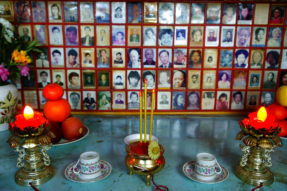 Elders' altar, Linh Son pagoda, Joinville le Pont, Val-de-Marne, France, Europe