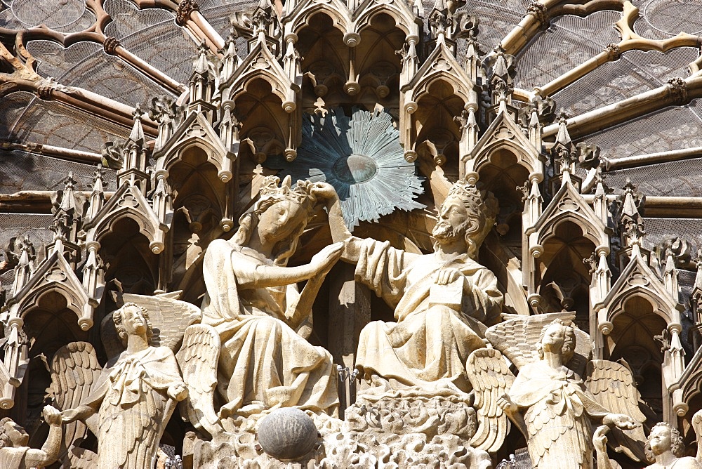 Mary's Coronation, Mary's Gate, Reims Cathedral, UNESCO World Heritage Site, Reims, Marne, France, Europe