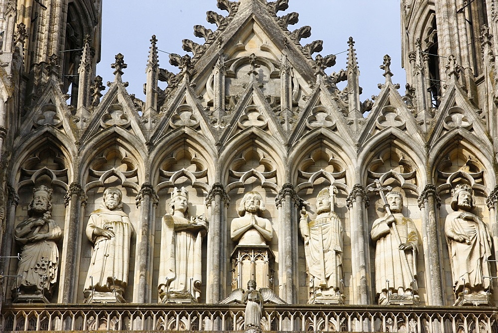 West front of Reims cathedral, UNESCO World Heritage Site, Reims, Marne, France, Europe