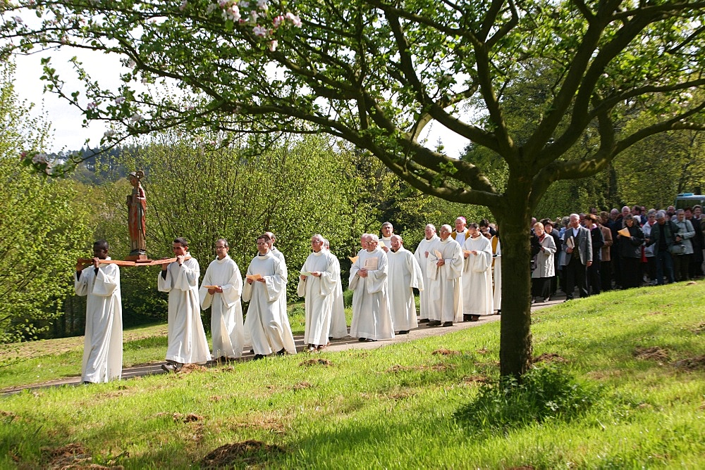 Procession at Landevennec Abbey, Finistere, Brittany, France, Europe