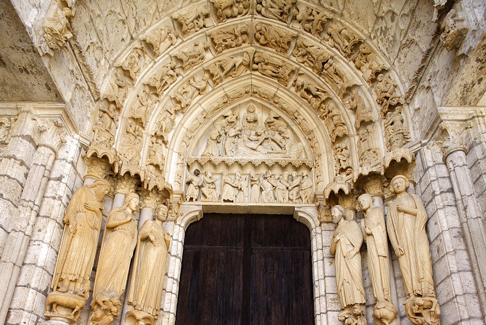 North gate, Chartres cathedral, UNESCO World Heritage Site, Chartres, Eure-et-Loir, France, Europe