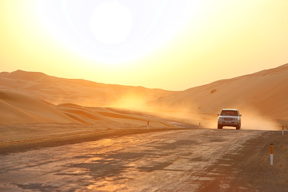 Four-wheel drive in Liwa desert, Abu Dhabi, United Arab Emirates, Middle East