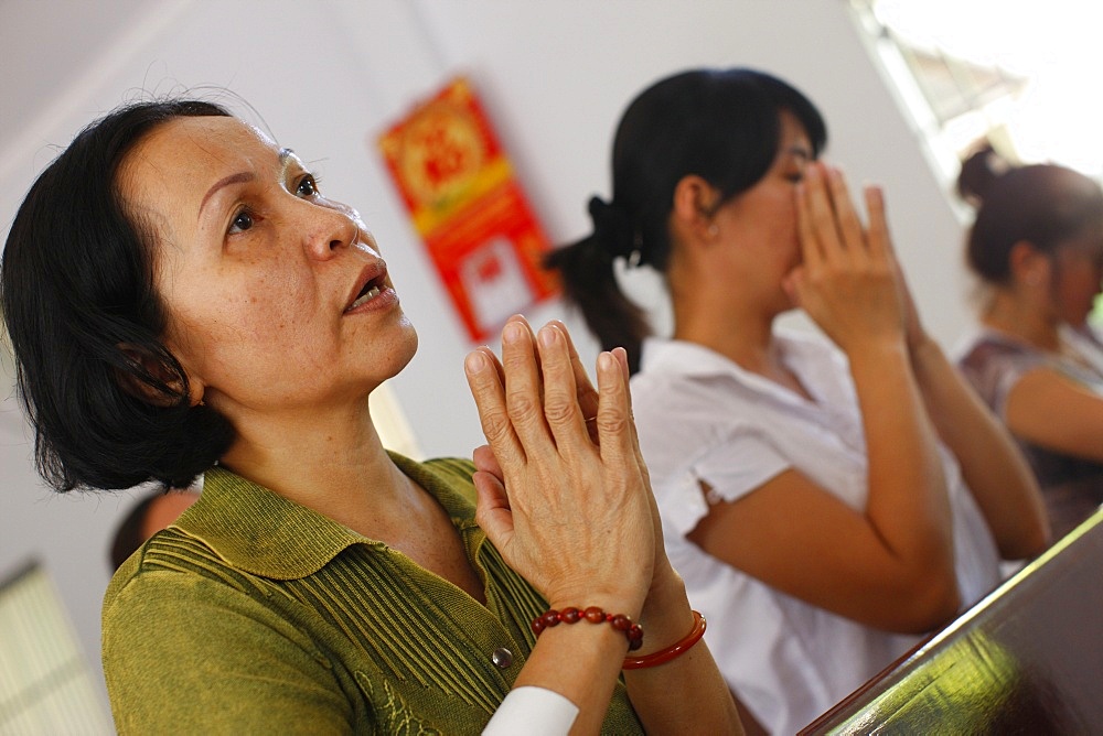 Catholic Mass in a Vietnamese church, Ho Chi Minh City, Vietnam, Indochina, Southeast Asia, Asia