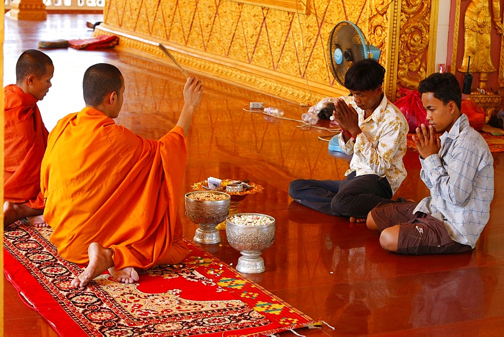 Buddhist ceremony in a Cambodian pagoda, Siem Reap, Cambodia, Indochina, Southeast Asia, Asia