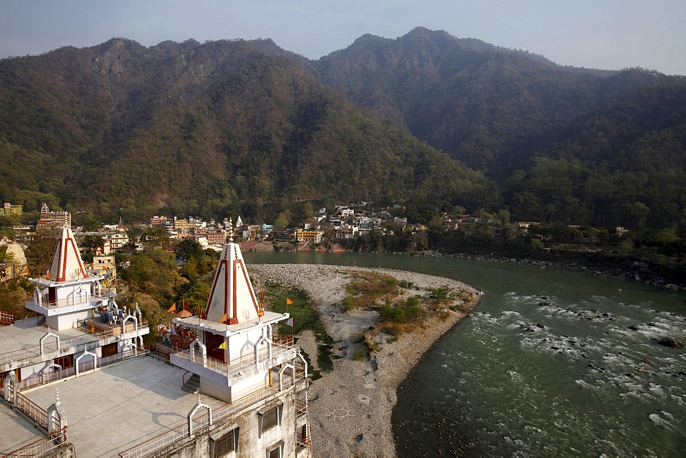 Lakshman temple overlooking the Ganges in Rishikesh, Uttarakhand, India, Asia