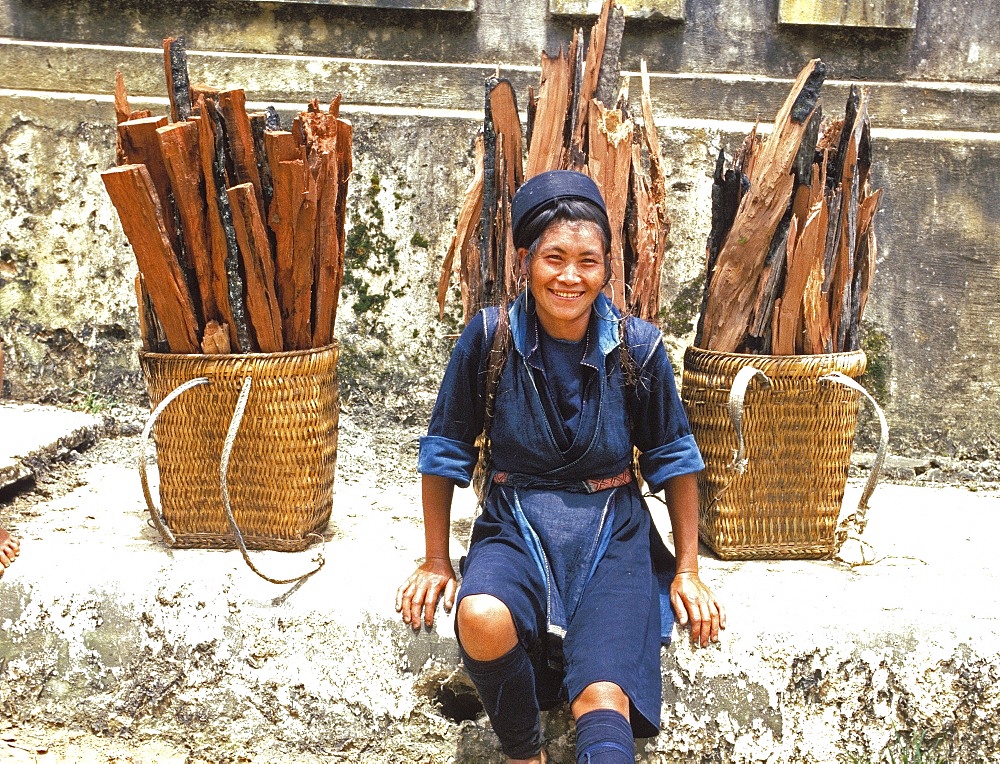 Hmong woman in Sapa region, North Vietnam, Vietnam, Indochina, Southeast Asia, Asia