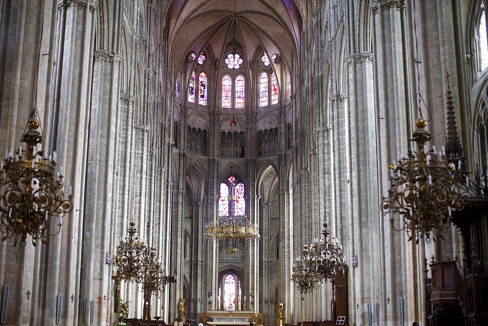 Central nave and chancel, Bourges cathedral, UNESCO World Heritage Site, Bourges, Cher, France, Europe