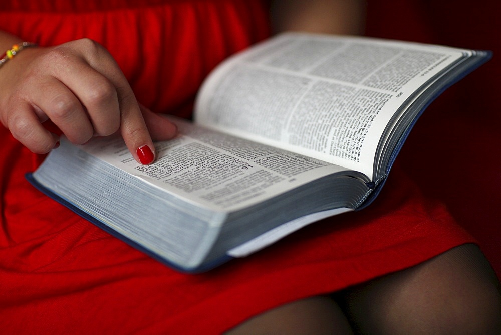 Women reading the Bible, Paris, France, Europe