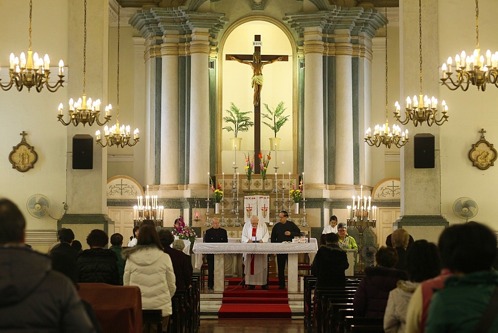 Catholic Mass, St. Anthony's Chuch, Macau, China, Asia