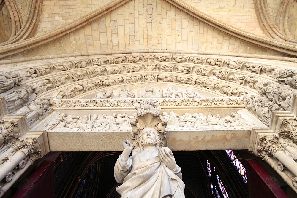 Jesus, front portal of upper chapel, Sainte-Chapelle, Paris, France, Europe