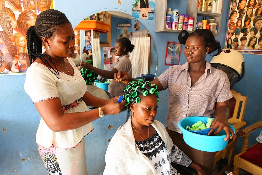 Hairdressing workshop, Lome, Togo, West Africa, Africa