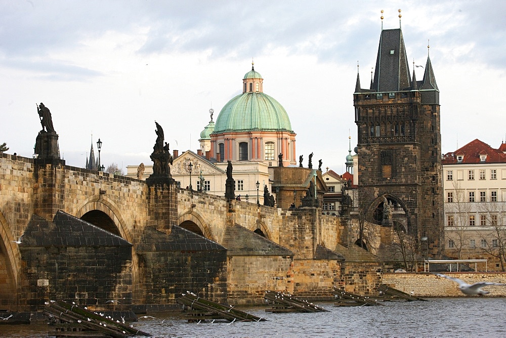 Charles bridge, UNESCO World Heritage Site, and River Vltava, Prague, Czech Republic, Europe