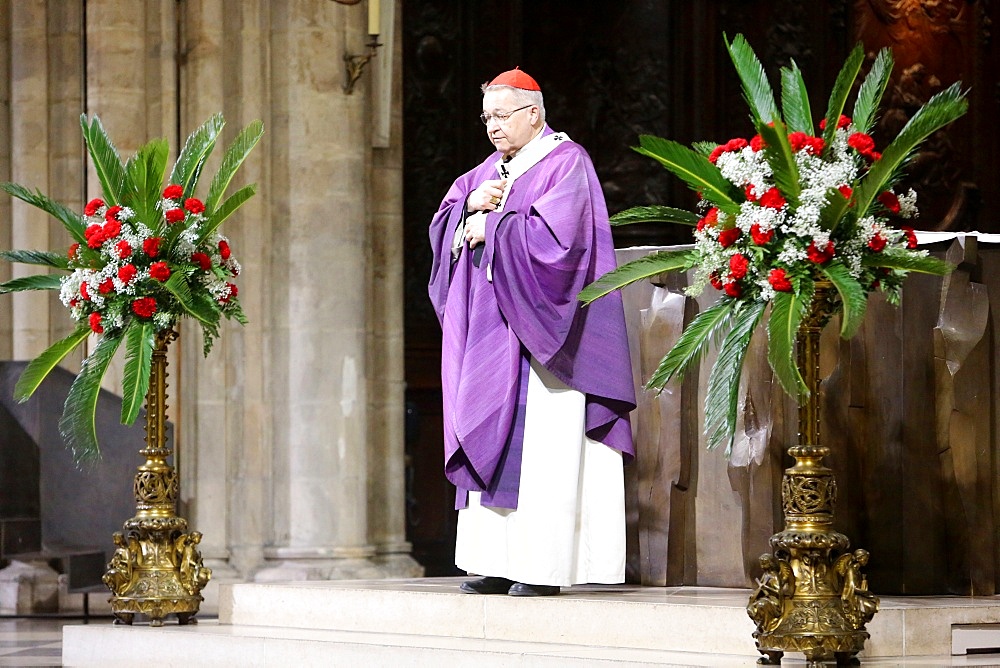 Paris archbishop Andre Vingt-Trois saying mass at Notre Dame Cathedral, Paris, France, Europe