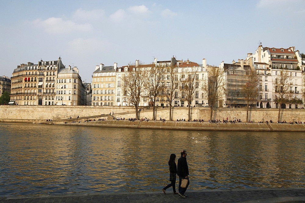 Ile Saint Louis and the River Seine, Paris, France, Europe