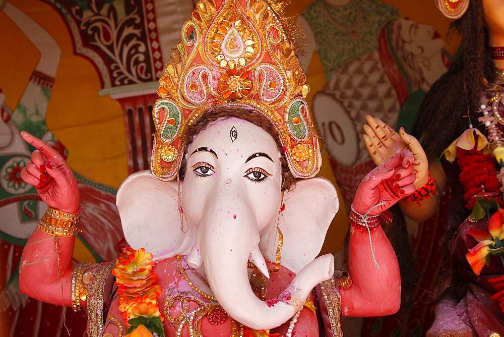 Statue of Hindu god Ganesh, Goverdan, Uttar Pradesh, India, Asia