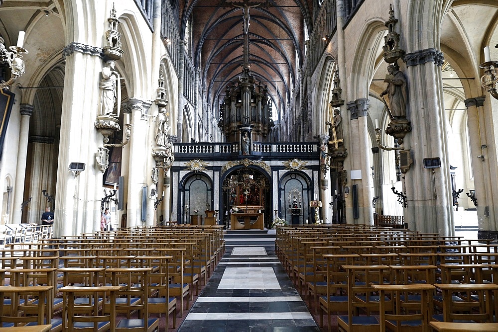 Central nave, Church of Our Lady, Bruges, West Flanders, Belgium, Europe